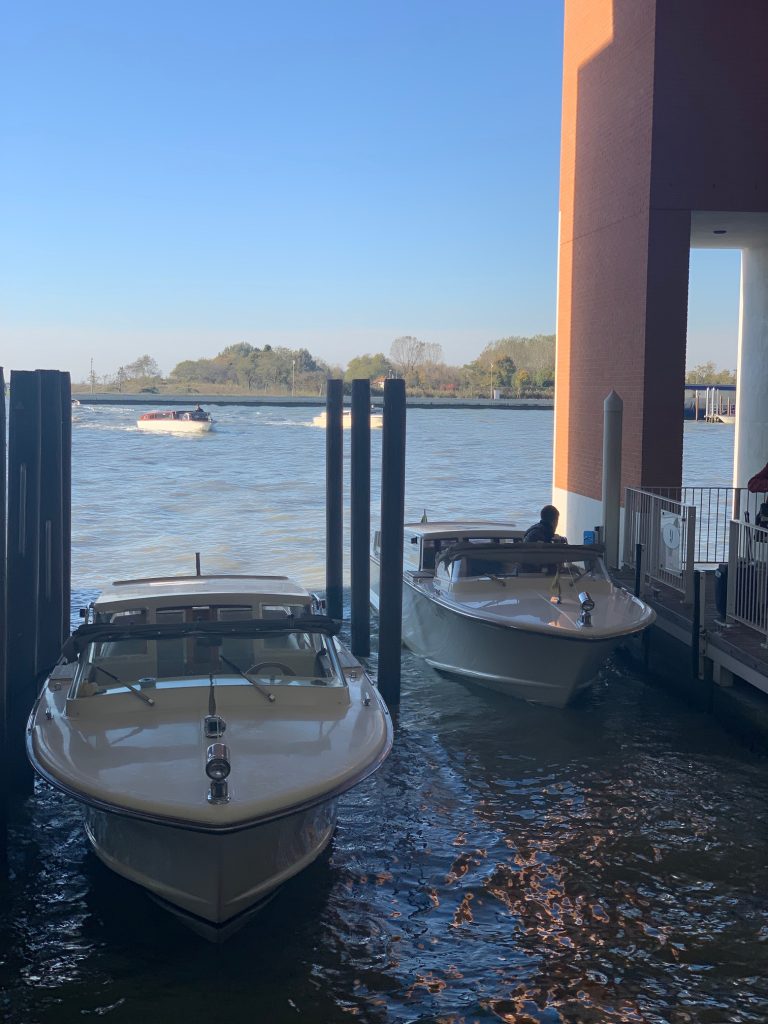 Taxi boat privé à l'aéroport de Venise