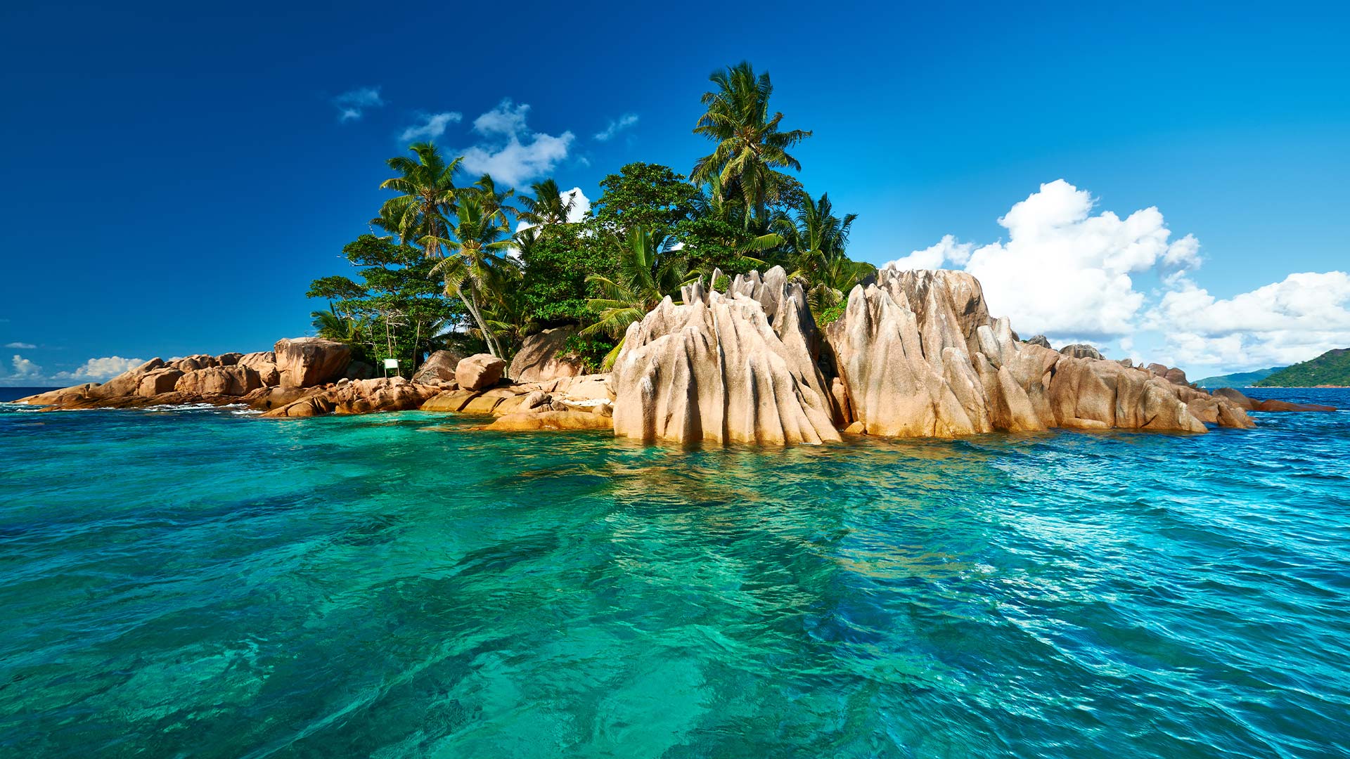 Partir au Seychelles de Nantes pour un voyage sur mesure avec Calliope travel